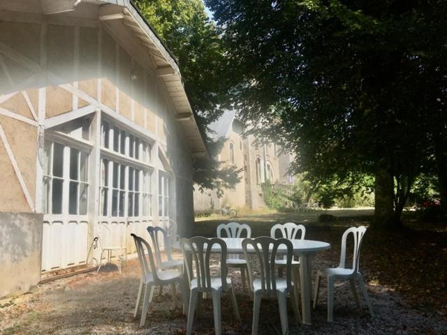 Hotel Domaine Du Lampy-Neuf Saissac Exterior foto
